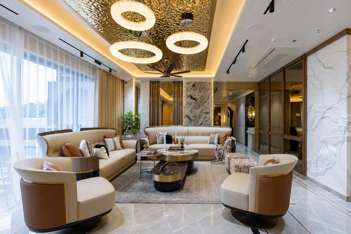 Luxury living room with statement ceiling by SpazioLiv